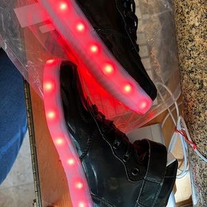 Kids LED light up shoes, black patent, size 32 (size 13 US)